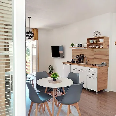 Apartment Ata *